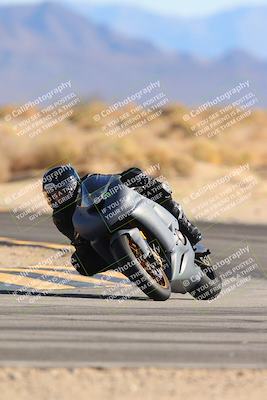 media/Jan-10-2025-CVMA Friday Practice (Fri) [[489e0da257]]/Group 4 and Trackday/Session 4 (Turn 16)/